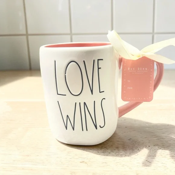 Rae Dunn ‘Love Wins’ Mug with heart handle - New - Picture 3 of 3